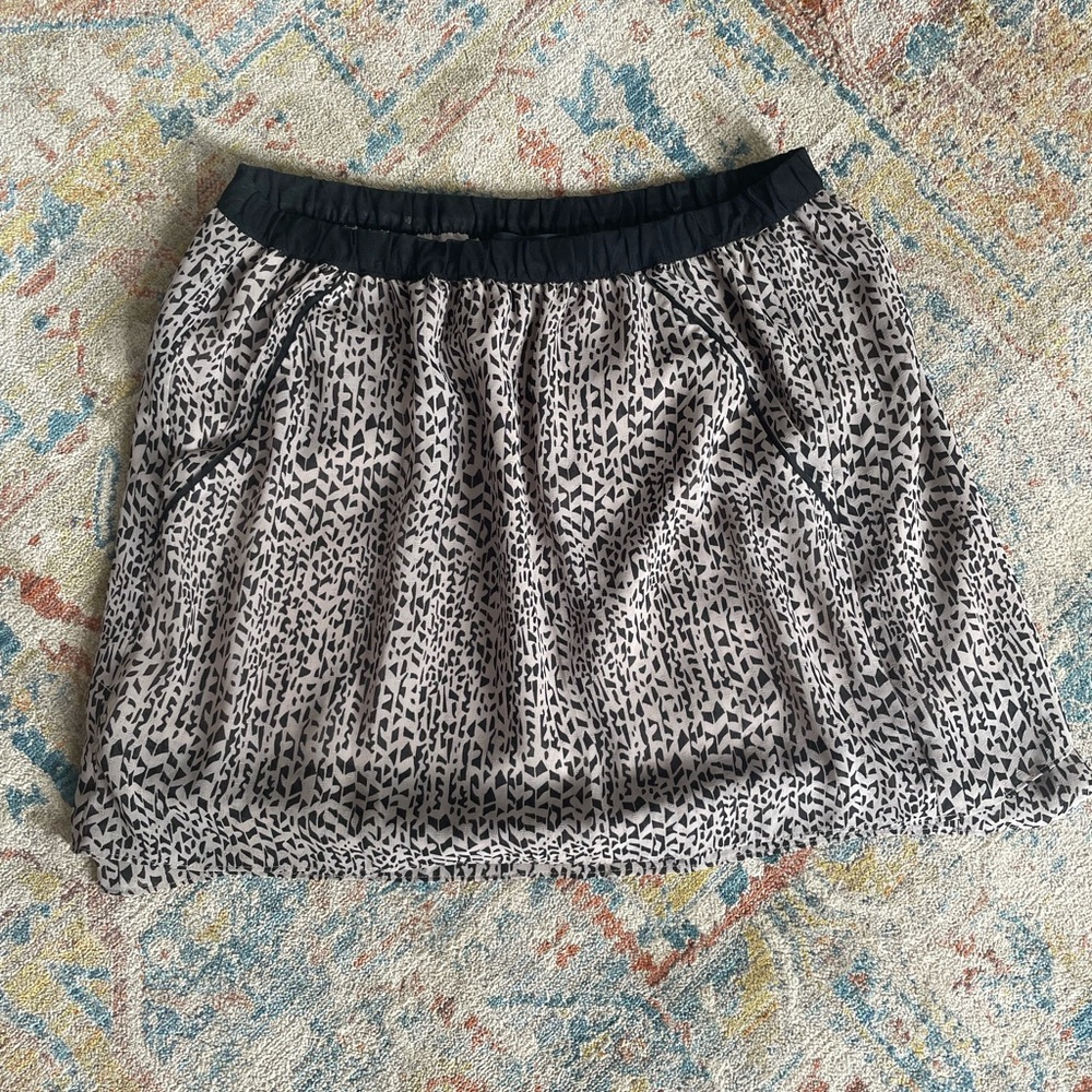 Banana Republic patterned skirt with pockets